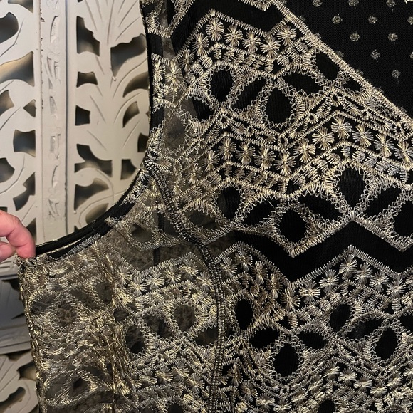 CATO GORGEOUS GOLD METALLIC EMBROIDERY WITH SHEER BLACK MESH SLEEVELESS PLUS TOP - Picture 6 of 13